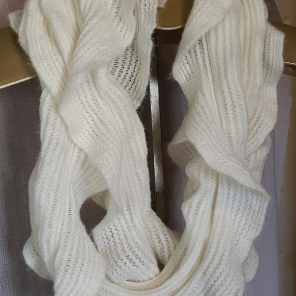Infinity scarf - Picture 2 of 2